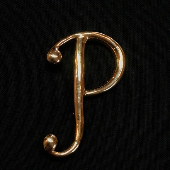 Jewelry - Vintage P Shaped Brooch